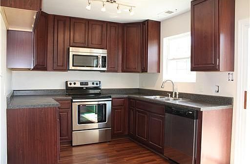 2nd image of 3678 Sylvan Ln