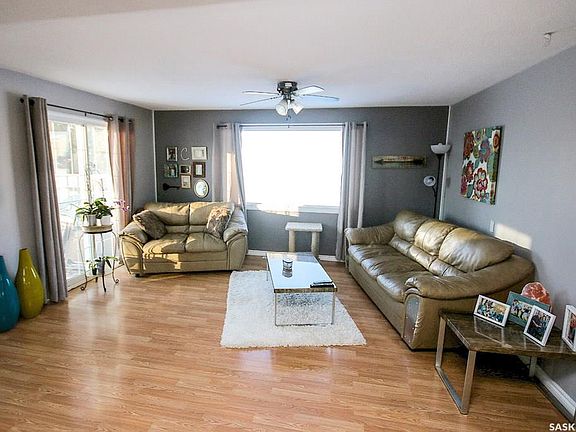 3rd image of 646 Albert STREET