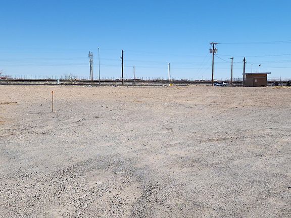 4th image of 5024 Riley Ct