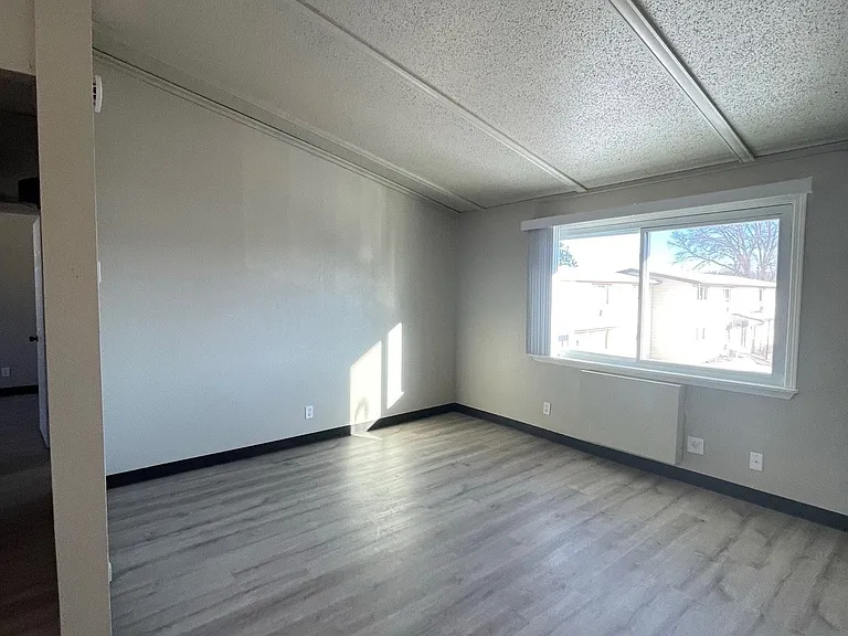 McCook Apartments — Photo 13