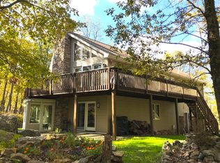 278 Country Club Dr, Hazleton, PA 18202