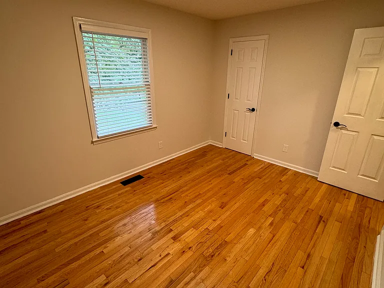 130 Water Oak Ct — Photo 17