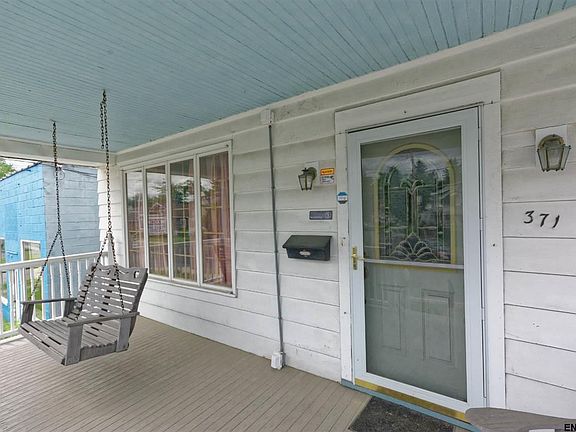 5th image of 371 Altamont Ave