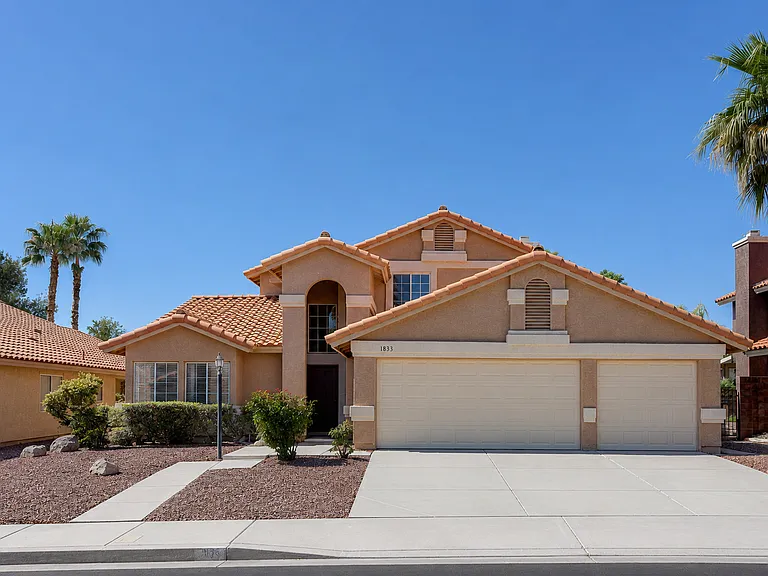1833 Escondido Ter — Photo 4
