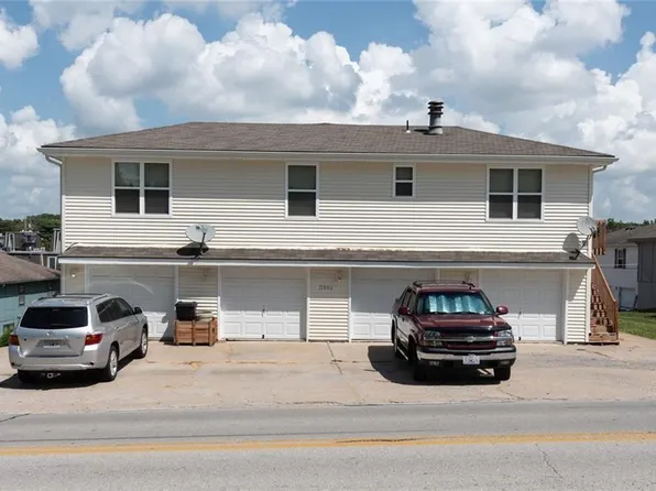 11006 NW Crooked Rd, Parkville, MO 64152