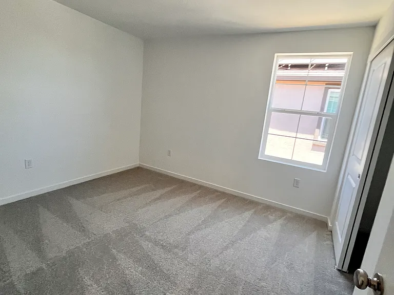 9975 Windage Way — Photo 3