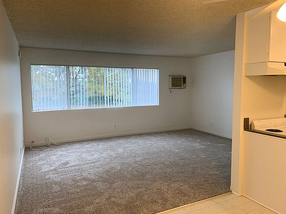 4th image of 528 Short St APT 105