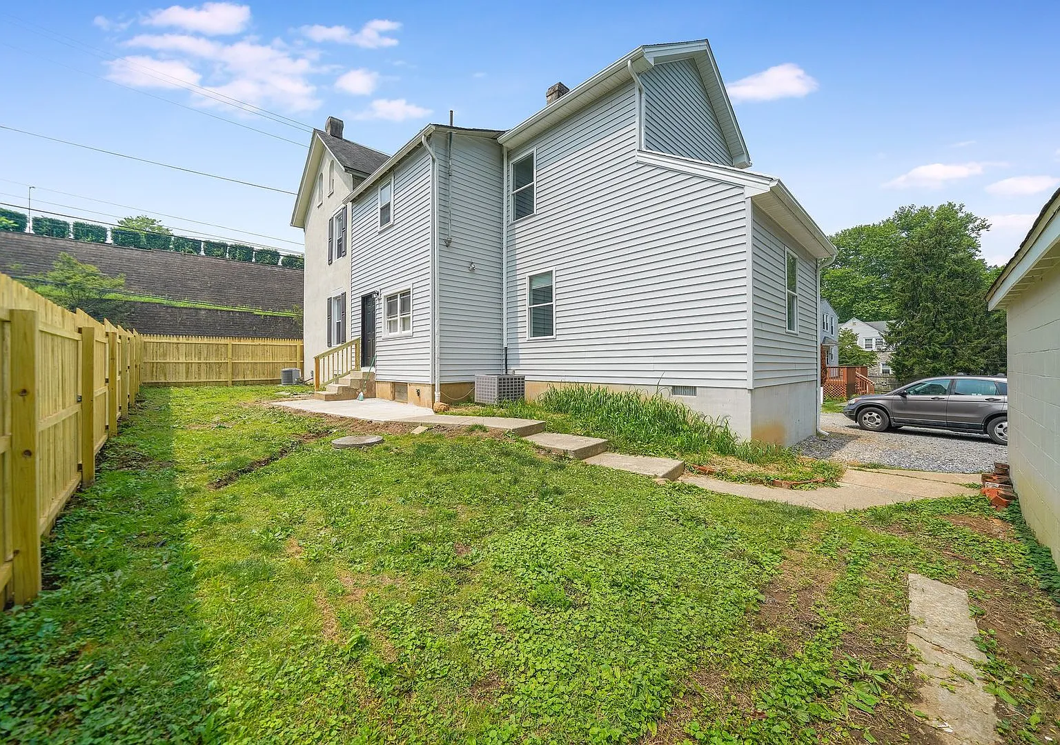 661 W Downingtown Pike — Photo 3