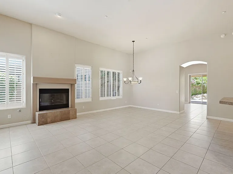 7369 E Del Acero Dr — Photo 13