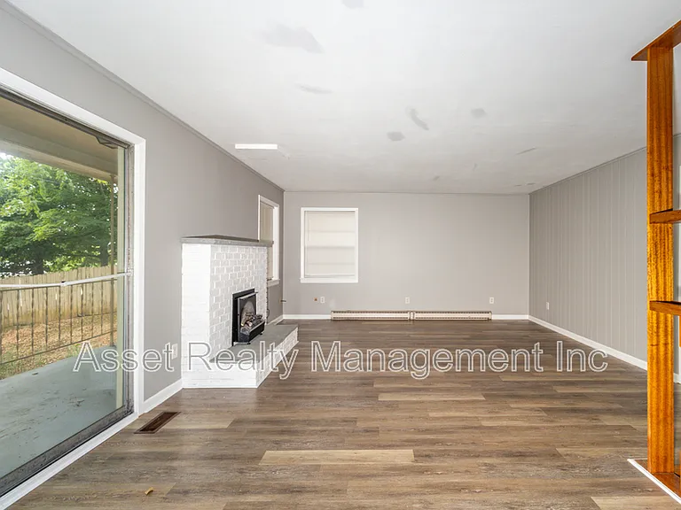 630 Colonial Dr — Photo 26