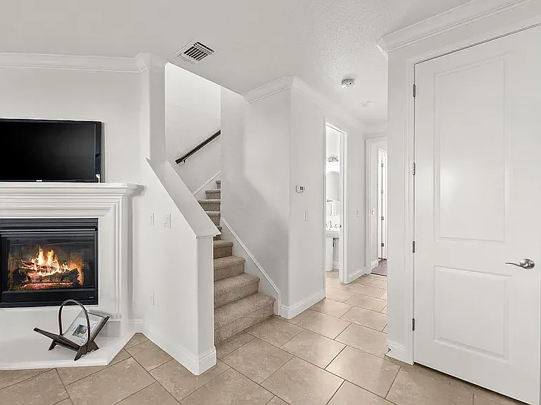 663 Addison Ln — Photo 42