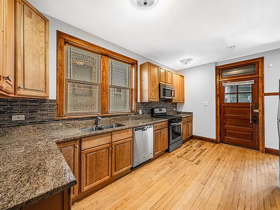 3rd image of 5409 N Campbell Ave