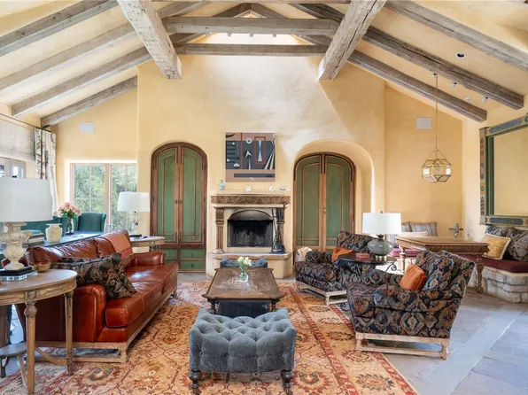 39 Yana Dr, Santa Fe, NM 87506