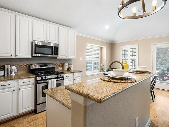 5th image of 179 Knollbrook Cir