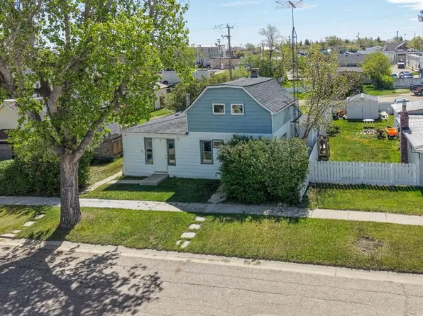 223 2nd St N, Vulcan, AB T0L 2B0