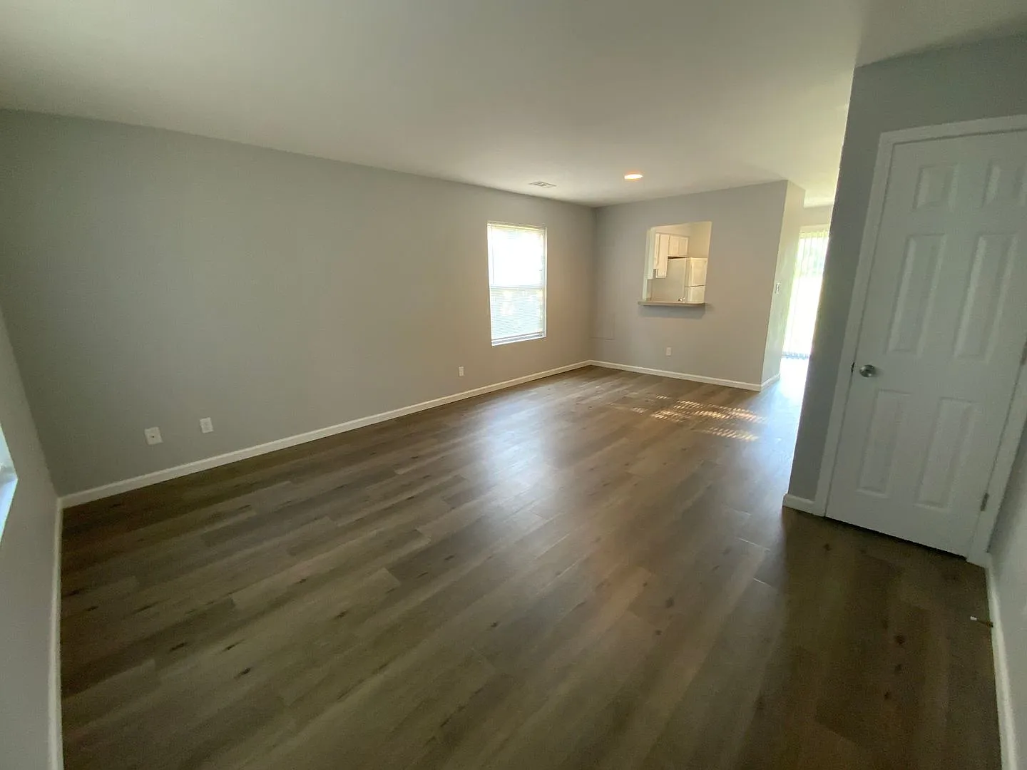 4621 - 4623 W Bainbridge Dr — Photo 3