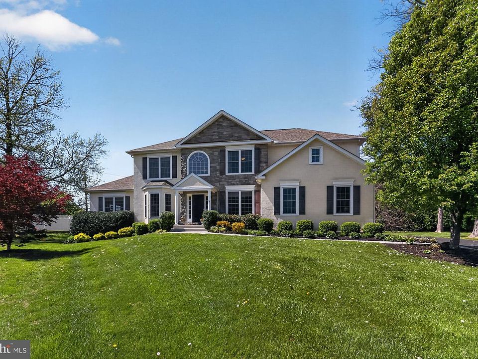 1st image of 3 Strathmore Ct