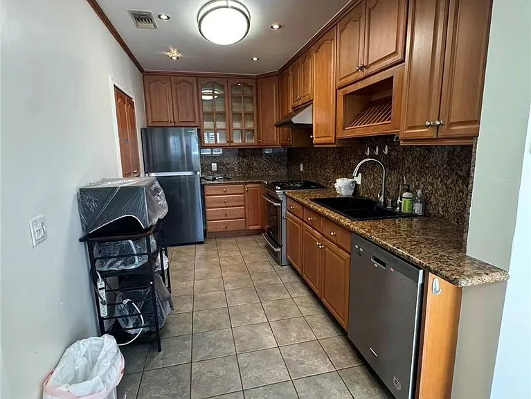 1965 S El Molino Ave — Photo 15