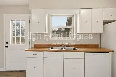 90 Park St #102 — Photo 5