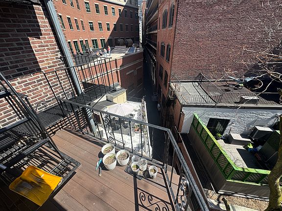 3rd image of 109 Dartmouth St #7