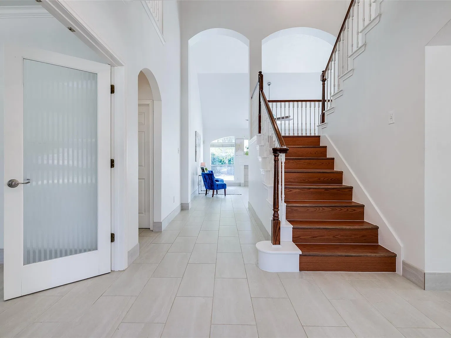 3 bed, 3.0 bath, 3071 sqft, $4,200 — Photo 3