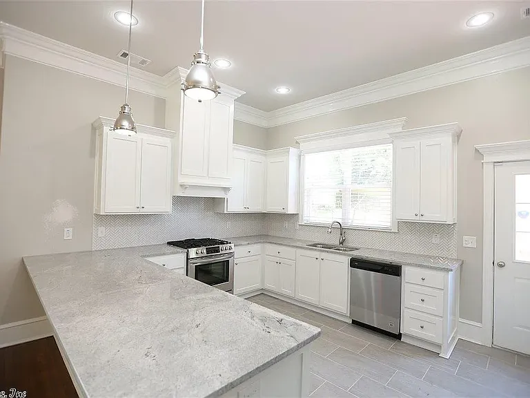 415 N Spruce St — Photo 9