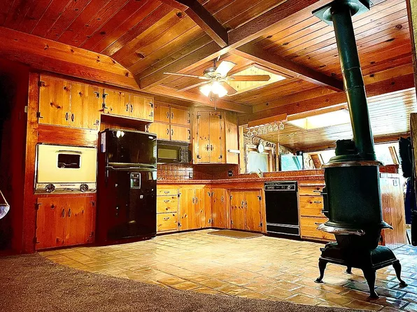 365 Burlando Rd, Kernville, CA 93238