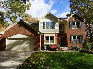 270 Woodcreek Ct, Commerce Township, MI 48390