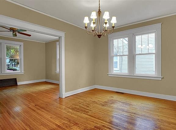 4th image of 1568 Grand Ave