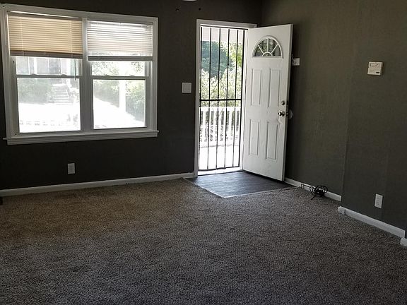 2nd image of 6924 Spruce Ave