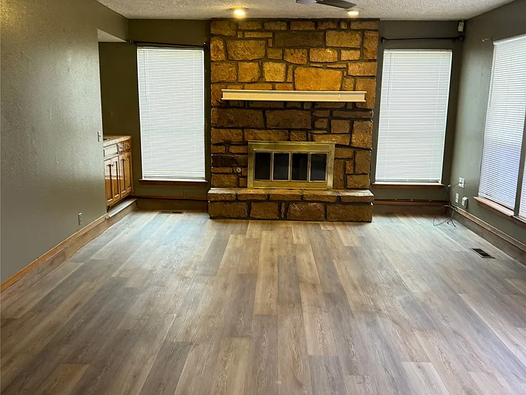 2614 S Gardenia Ave — Photo 7