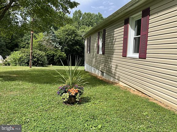 4th image of 2131 Whiteford Rd