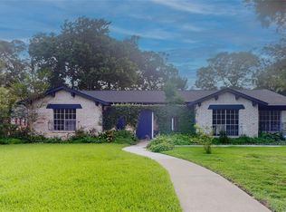 811 Devonport Ln, Seabrook, TX 77586