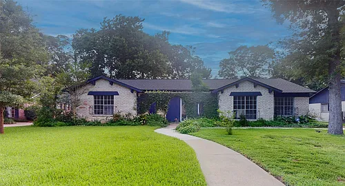 811 Devonport Ln Photo 1