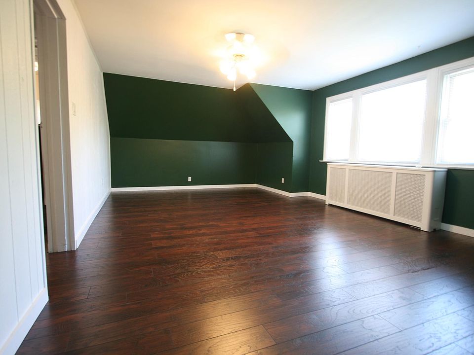 Large Living Room 24 x 14