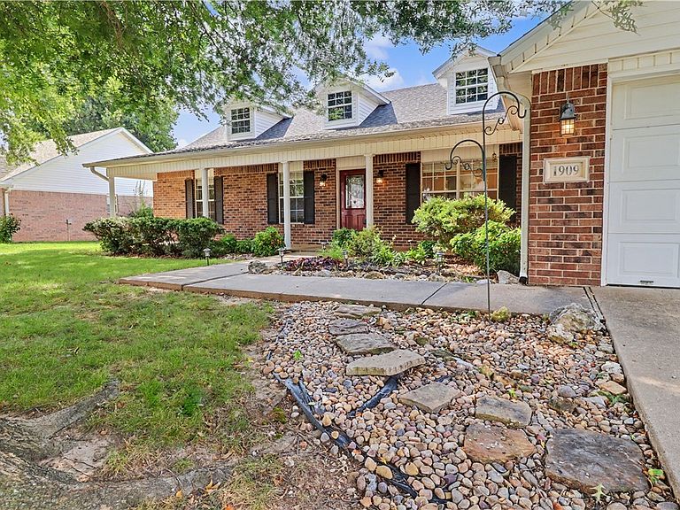 Listing photo 5