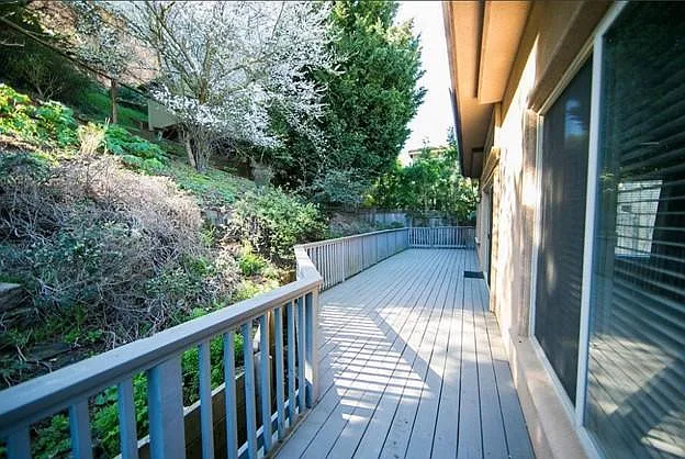 910 Alvarado Rd — Photo 20