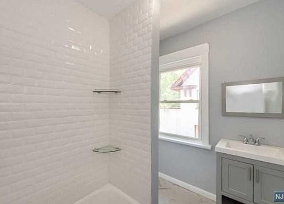 4th image of 20 Randolph Pl #22