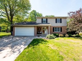 2938 E Martin Ct, Midland, MI 48640