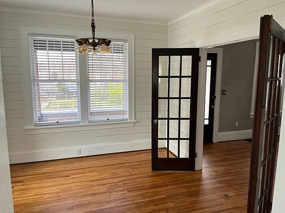 5th image of 308 Bradley St