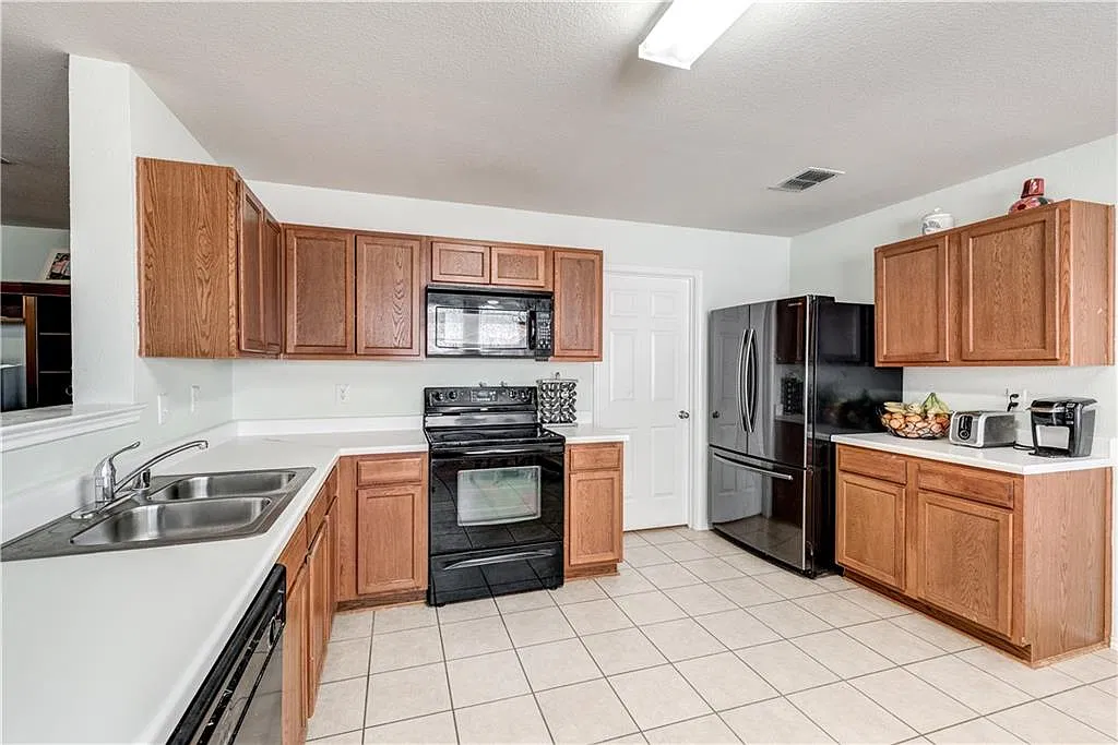 3 bed, 1507 sqft, $2,150 — Photo 3