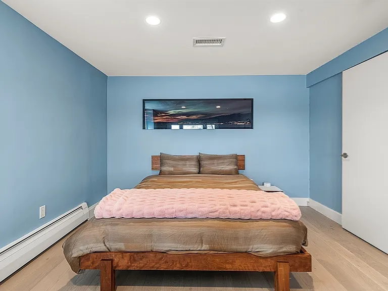 37 Beverly Rd — Photo 25