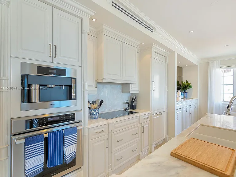 19251 Fisher Island Dr #19251 — Photo 27