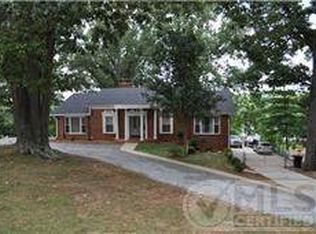135 Lakeview Dr, Dover, TN 37058