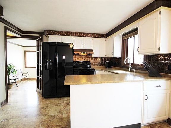 5th image of 50 N Park Ave