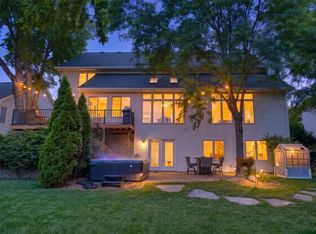 5970 Beechtree Dr, West Des Moines, IA 50266