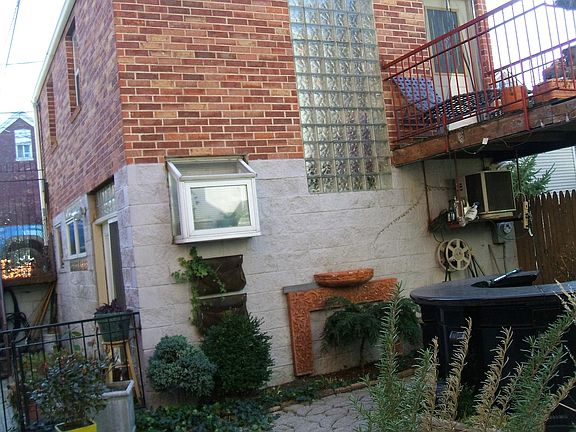 3rd image of 1423 W Walton St Unit 3