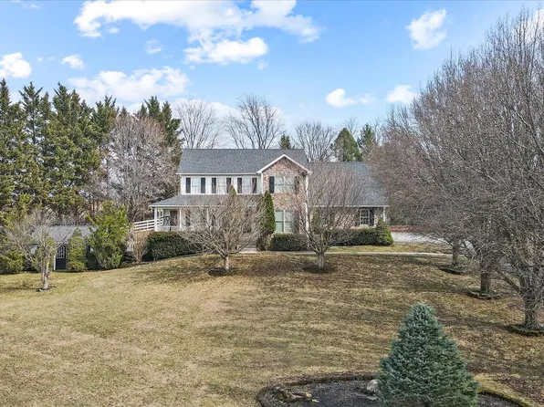 108 Foxhall Rd, Charles Town, WV 25414