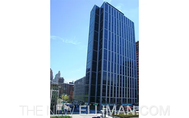 Rented by Douglas Elliman | media 27