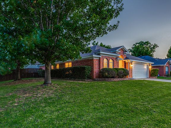 4th image of 312 Scarlet Oak Dr
